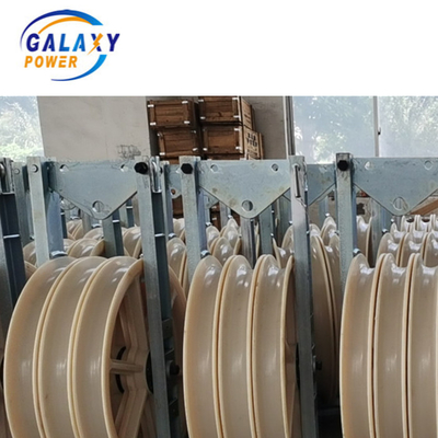 Drie Nylon Wielleider Cable Stringing Blocks voor Transmissielijn
